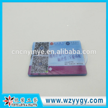 8.8 * 5.6 molde caso clara personalizado tarjetas de plástico con impresión de la insignia